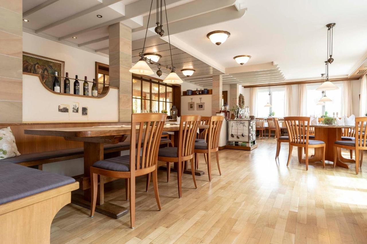 Hotel Gasthof Krone Niederstetten المظهر الخارجي الصورة