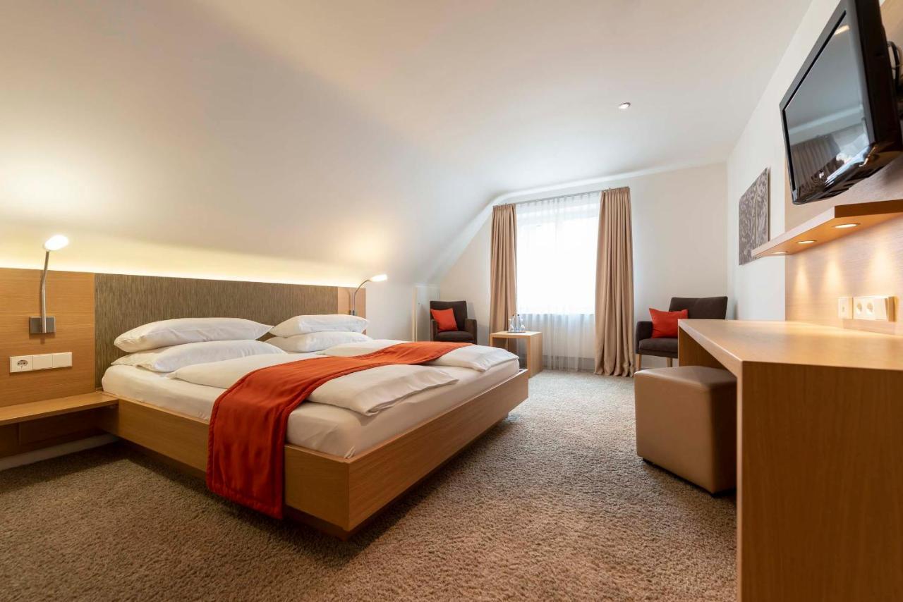 Hotel Gasthof Krone Niederstetten المظهر الخارجي الصورة