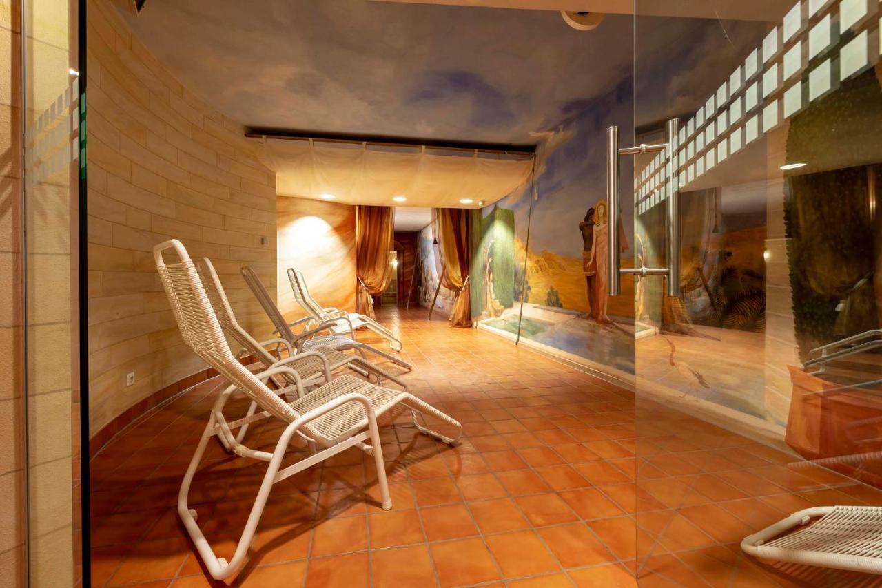 Hotel Gasthof Krone Niederstetten المظهر الخارجي الصورة